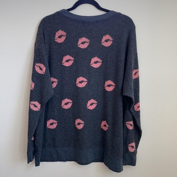 Wildfox grey lips allover pullover sweatshirt OS - Picture 5 of 5